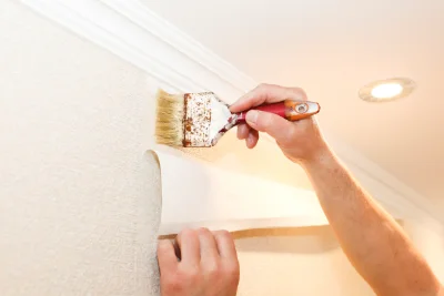 Pose de papier peint à Santa-Maria-Siché — revêtements muraux et toiles de verre